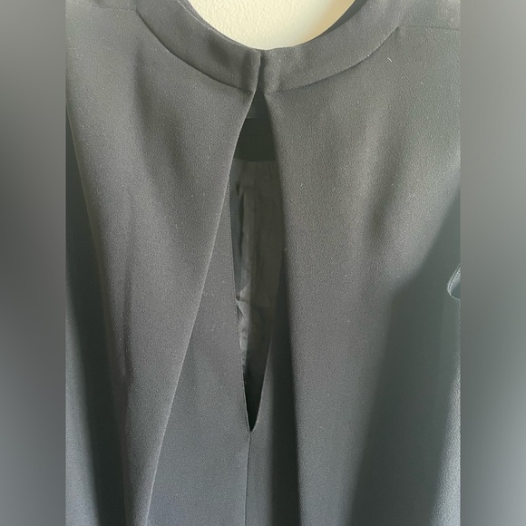 Vince. Sleeveless Silk Lined Shift Dress with Keyhole Back in Black Size 6 - Picture 8 of 10